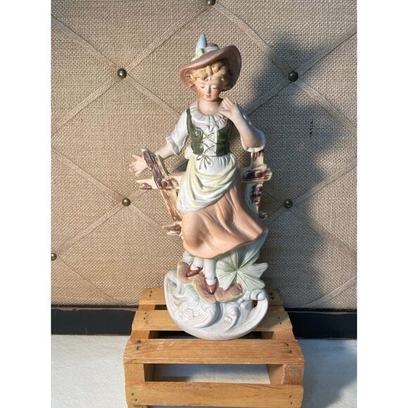 Vintage OCCUPIED JAPAN Porcelain Figurine Woman Leaning on a Fence - Picture 1 of 6